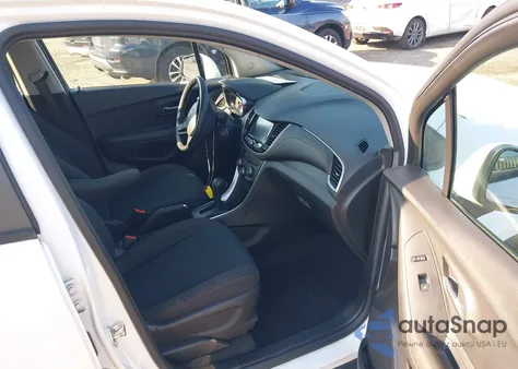 2017 Chevrolet Trax Ls z USA, uszkodzony, nr VIN KL7CJKSB3HB068925